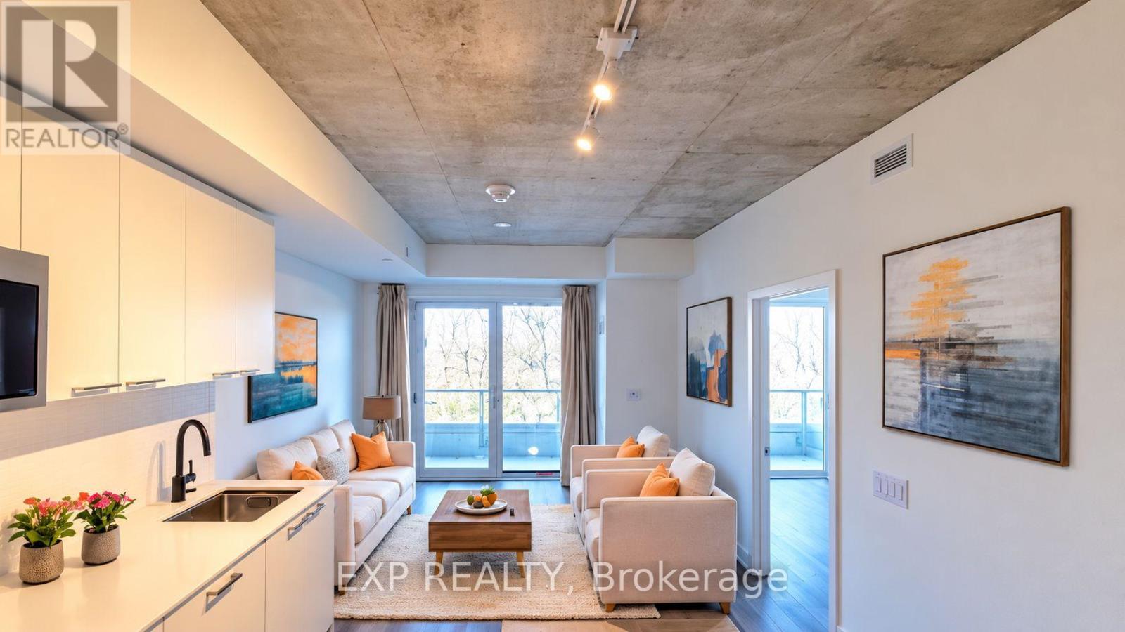305 - 1808 St Clair Avenue W, Toronto, Ontario  M6N 0C1 - Photo 4 - W14100092