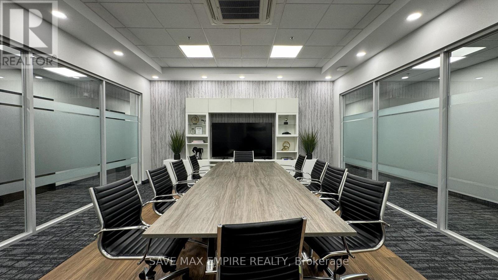 304 - 1670 North Service Road, Oakville, Ontario  L6H 7G3 - Photo 4 - W14100100