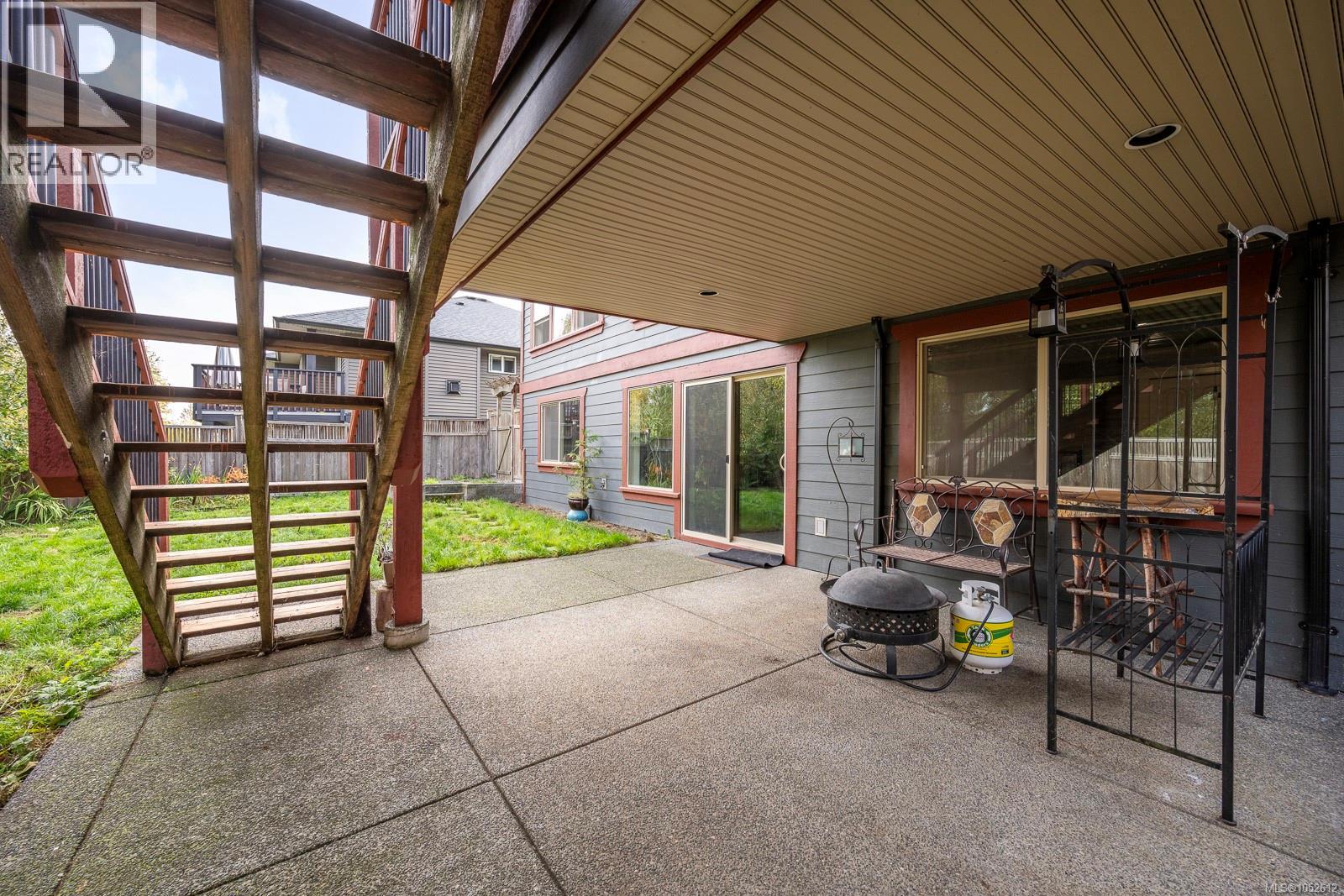 2644 Kendal Ave