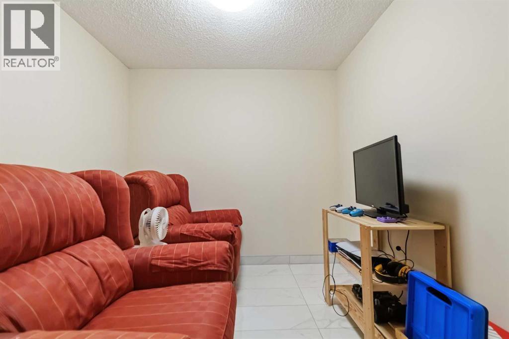 1315, 204 Sparrow Hawk Drive