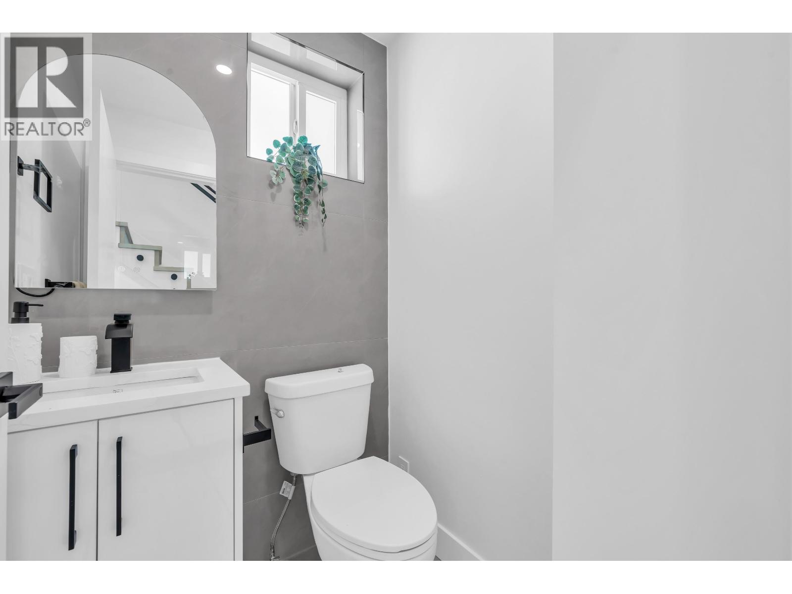 1 2554 Dundas Street, Vancouver, British Columbia  V5K 1P8 - Photo 23 - R3177168