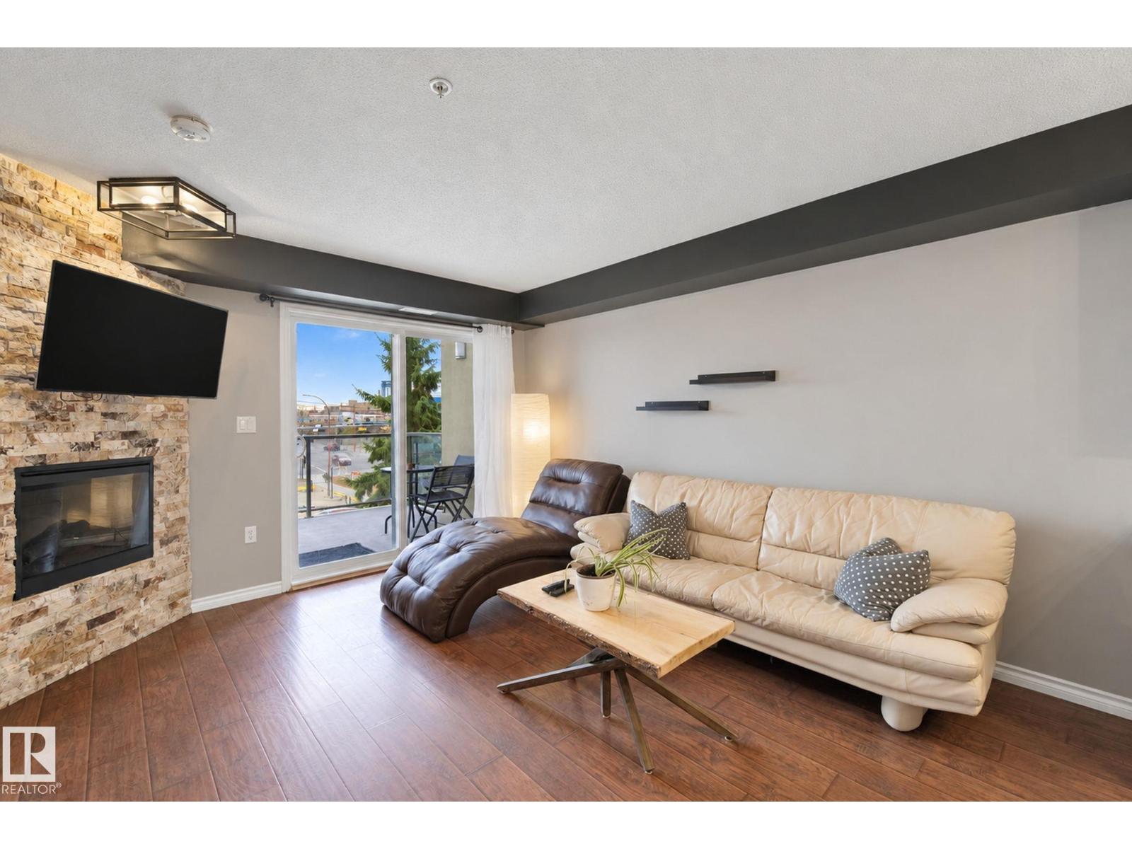 #314 10118 106 AV NW