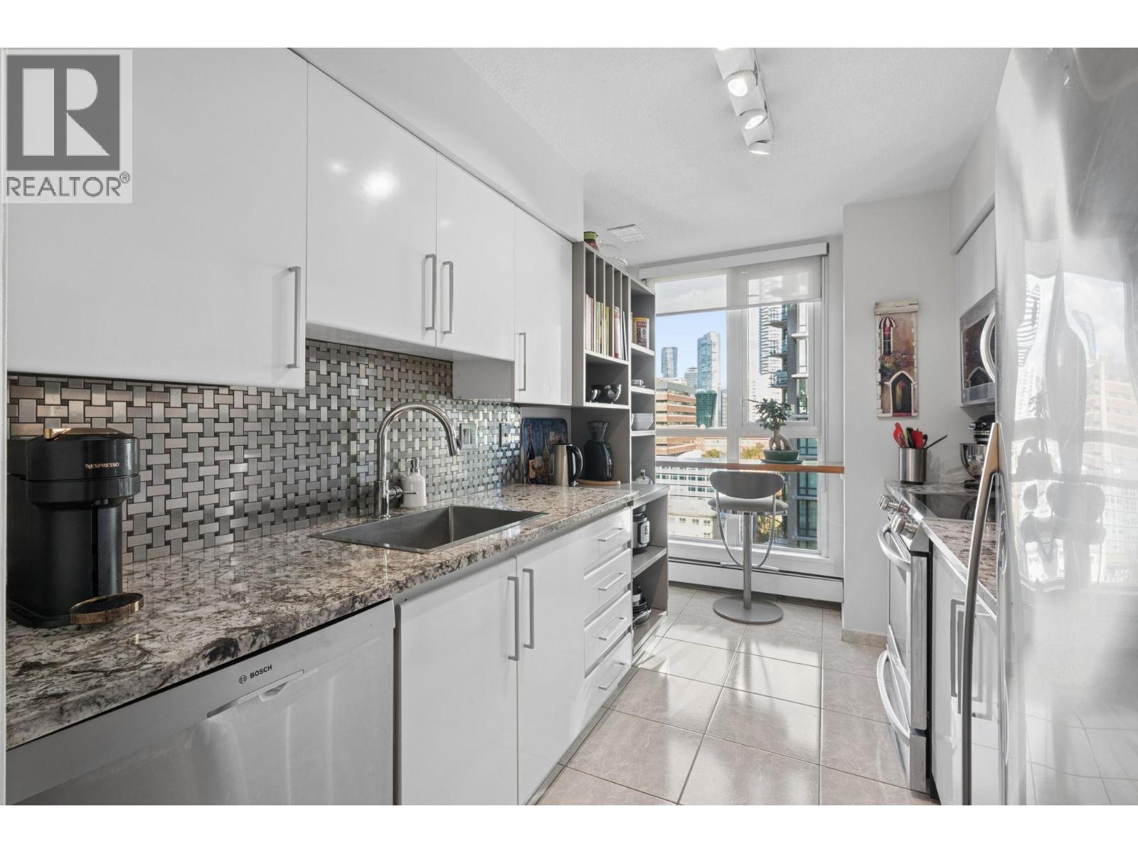 1403 1010 Burnaby Street, Vancouver, British Columbia  V6E 4L8 - Photo 12 - R3177179