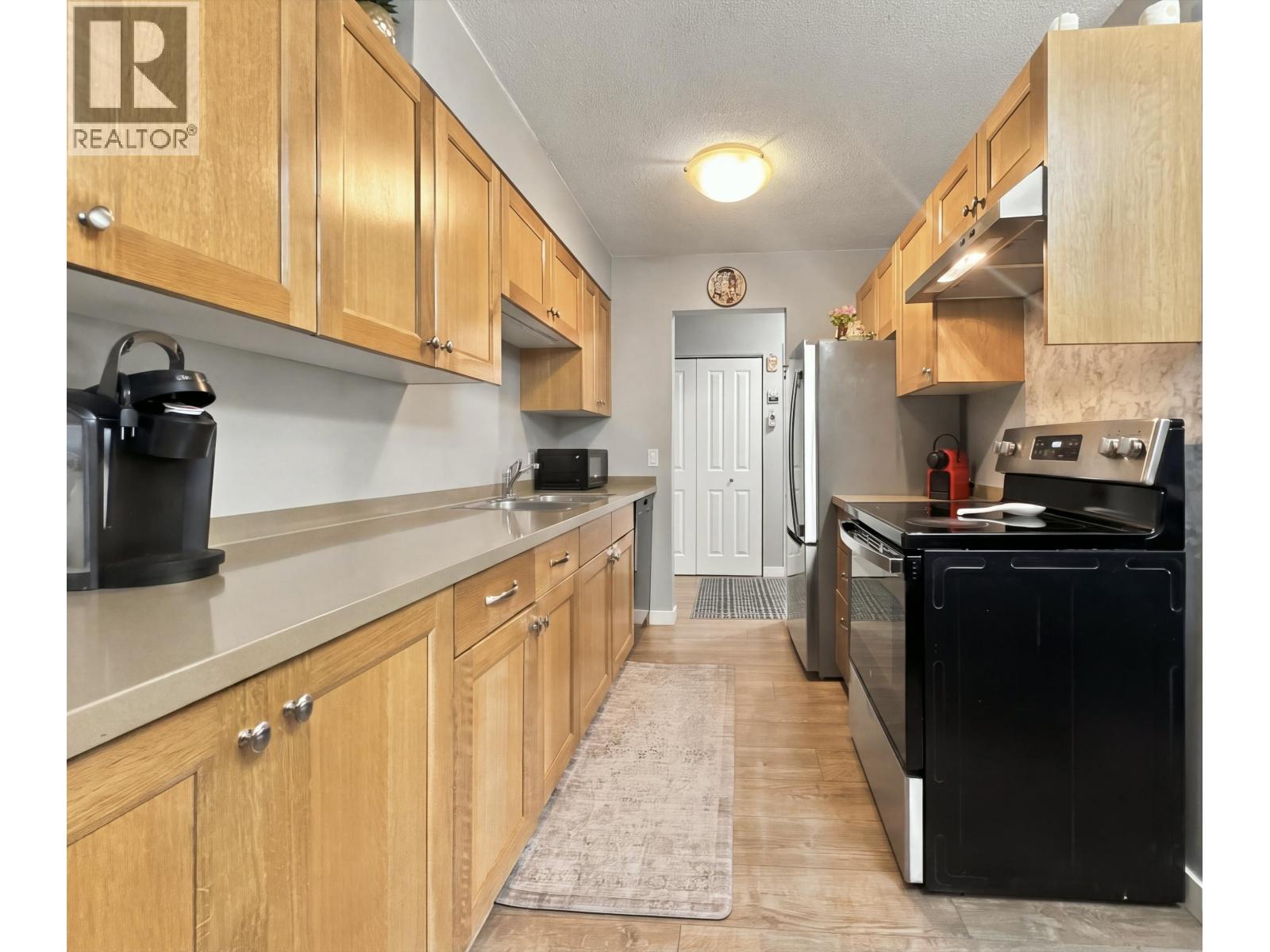 302 371 Ellesmere Avenue, Burnaby, British Columbia  V5B 3T1 - Photo 4 - R3176674