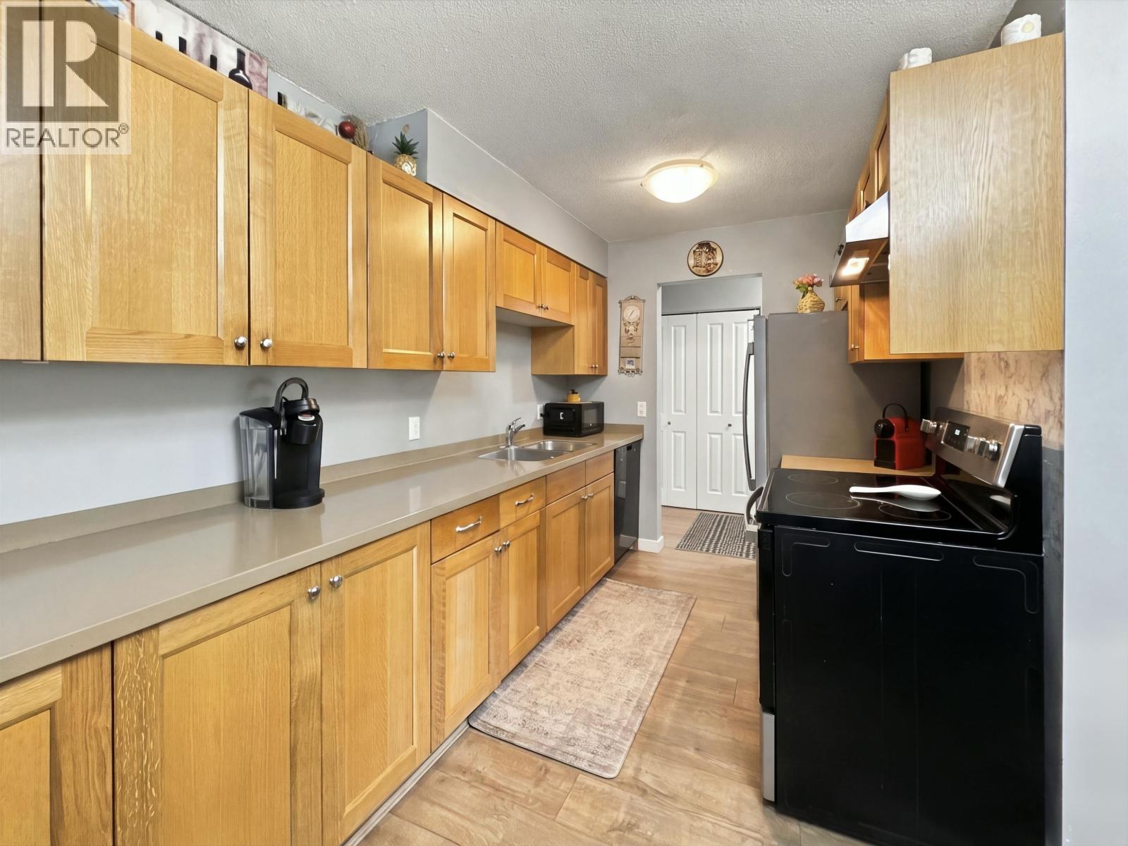 302 371 ELLESMERE AVENUE, burnaby, British Columbia