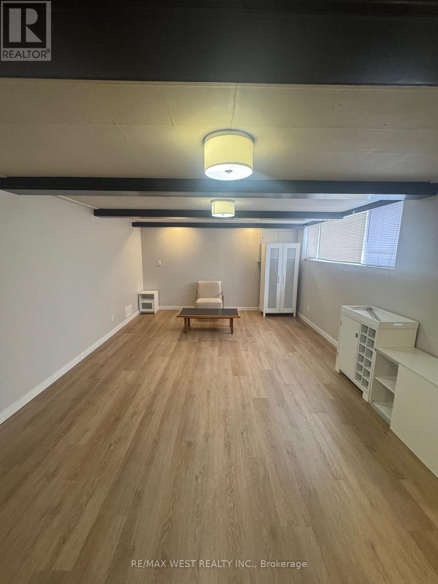 B1 - 35 Lilywood Road, Toronto, Ontario  M6B 1V6 - Photo 3 - W14100212