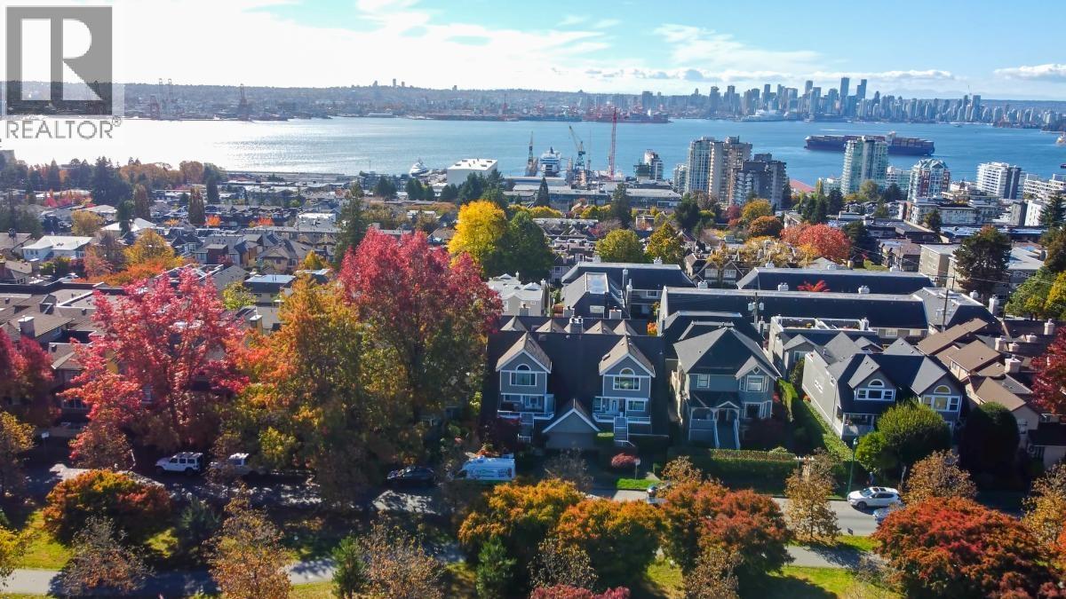 304 223 E KEITH ROAD, North Vancouver, British Columbia