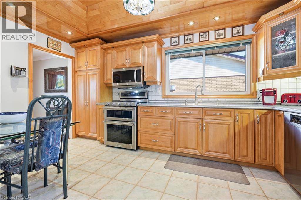 2432 Cyprus Avenue, Burlington, Ontario  L7P 1G6 - Photo 12 - 40872622