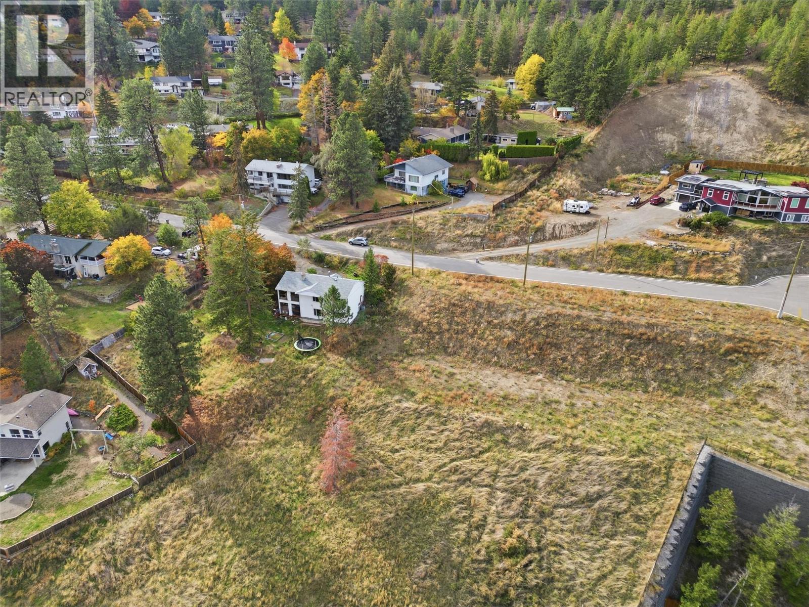 1186 CRESTWOOD Drive