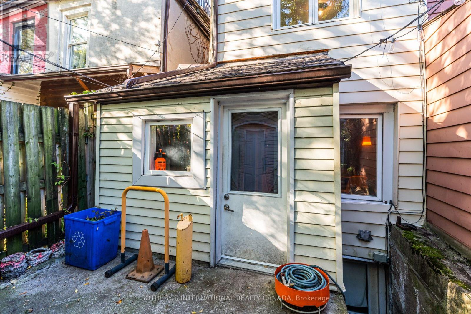 13 Euclid Avenue, Toronto, Ontario  M6J 2J5 - Photo 31 - C14099956