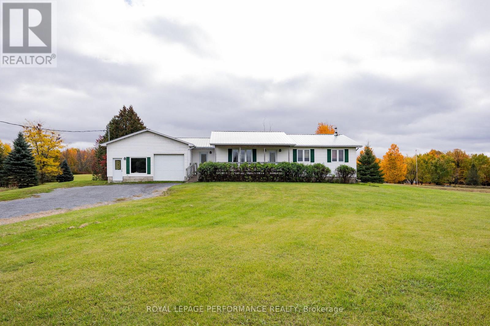 19976 County 43 Road, North Glengarry, Ontario  K0C 1A0 - Photo 4 - X14100224