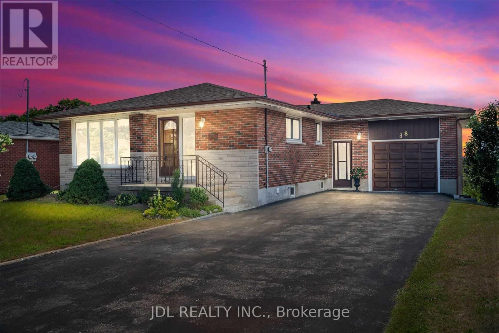 MAIN - 38 GRANDVIEW STREET S, oshawa (donevan), Ontario