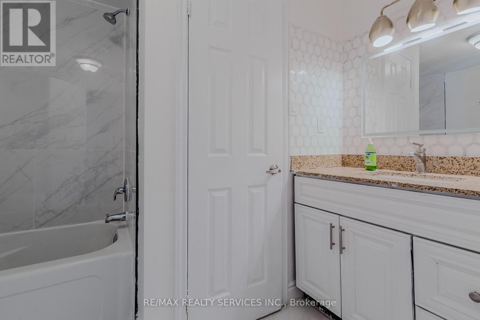 75 Royal Salisbury Way, Brampton (Madoc), Ontario  L6V 3J3 - Photo 12 - W14100274