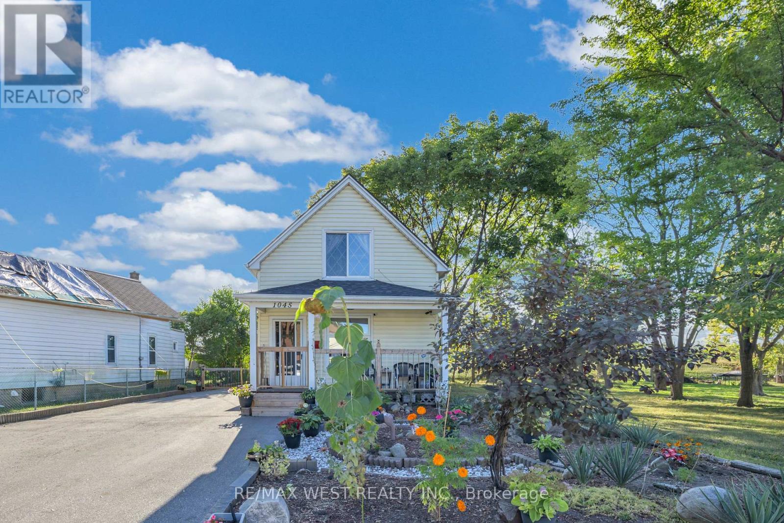 1045 WELLINGTON AVENUE, Windsor, Ontario