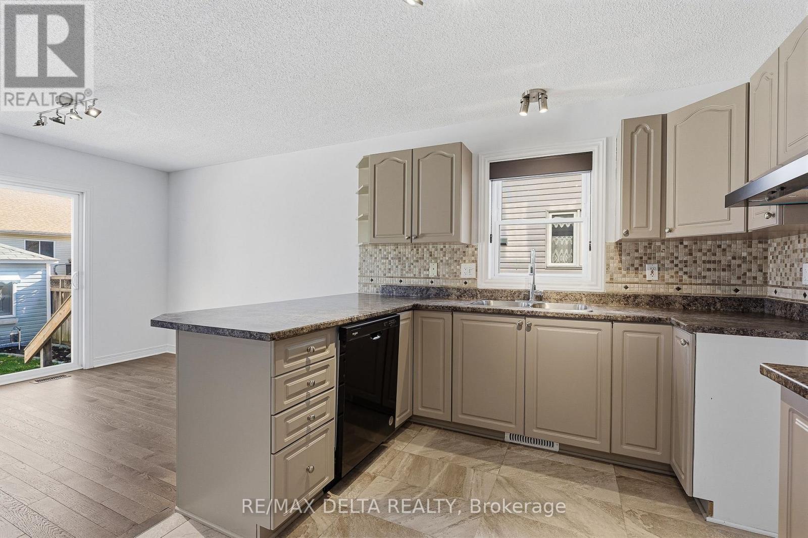 202 Sandra Crescent, Clarence-Rockland, Ontario  K4K 1R9 - Photo 15 - X14098370