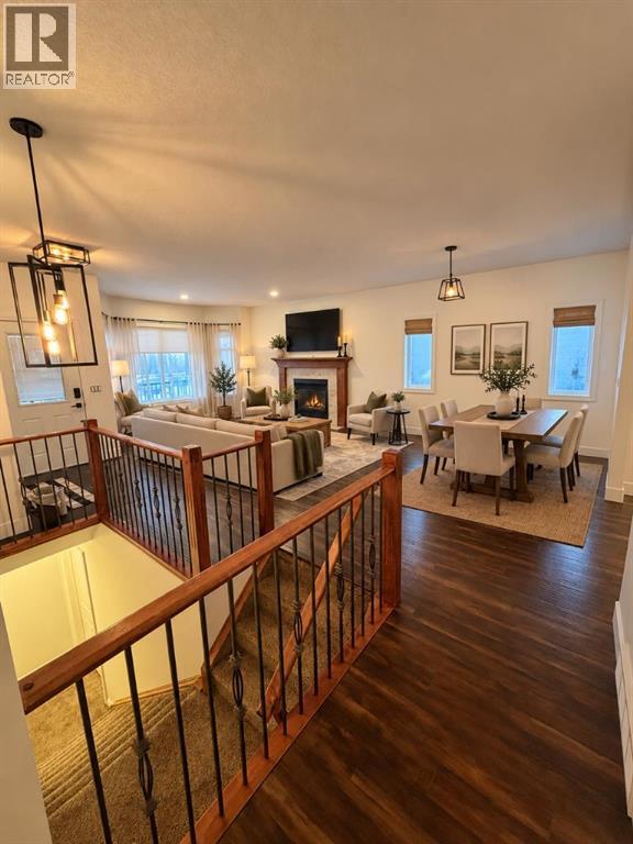 112 Aspen Creek Crescent