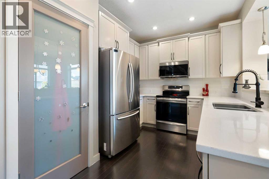 20 Evanswood Circle NW, Calgary, Alberta  T3P 0K1 - Photo 8 - A2352472