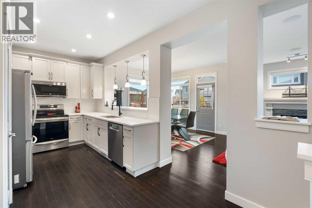 20 Evanswood Circle NW, Calgary, Alberta  T3P 0K1 - Photo 5 - A2352472