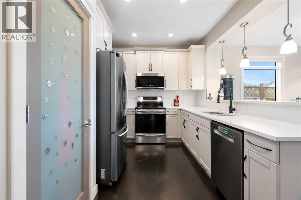 20 Evanswood Circle NW, Calgary, Alberta  T3P 0K1 - Photo 6 - A2352472