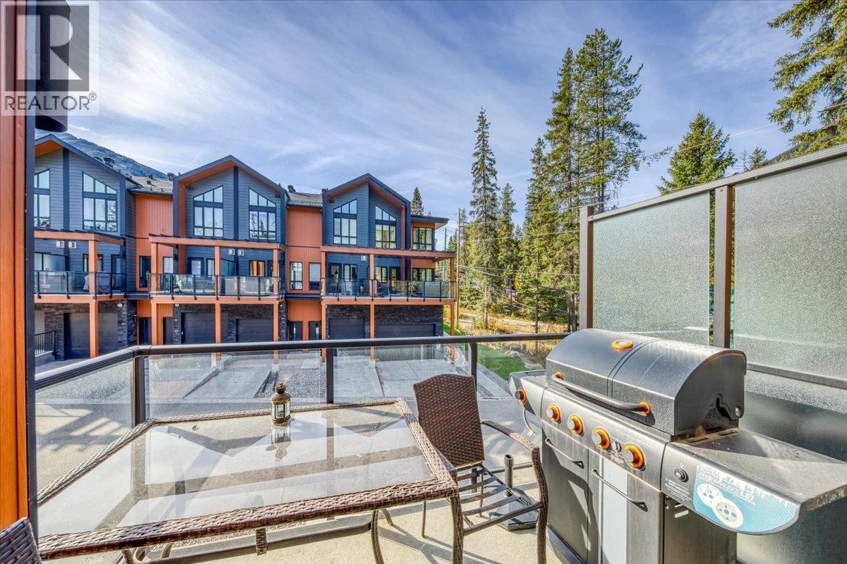 2116 Panorama Drive Unit# 102