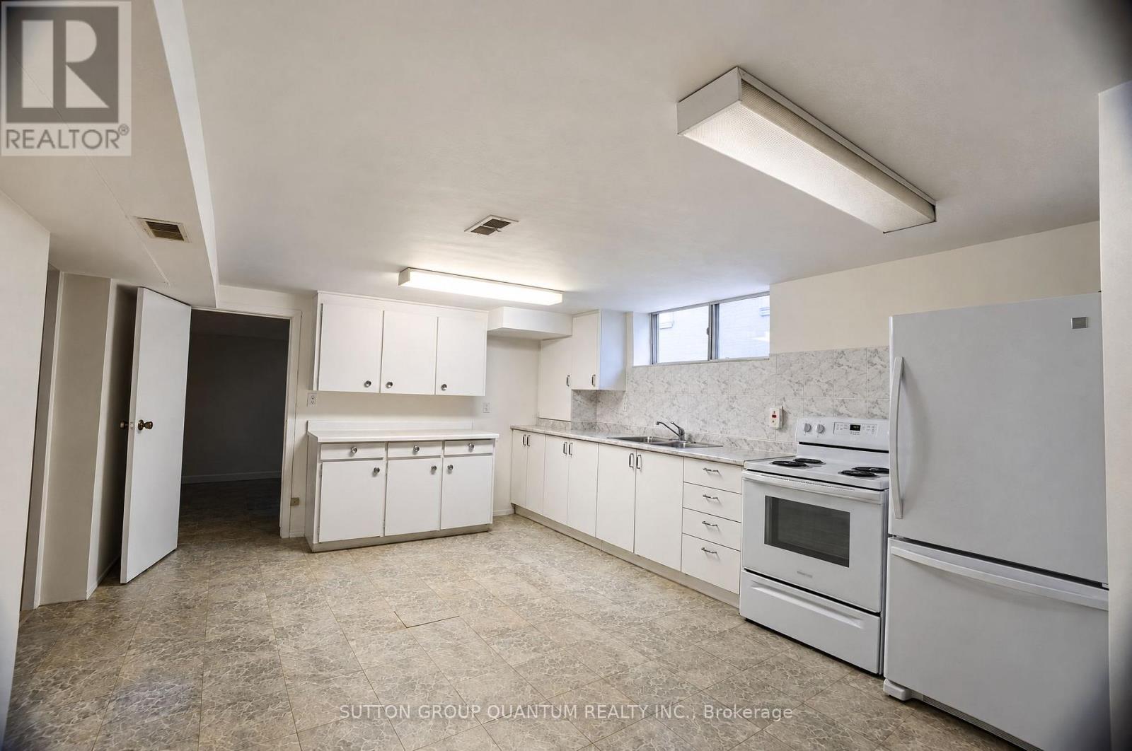74 Cannon Road, Toronto, Ontario  M8Y 1S1 - Photo 18 - W13879430