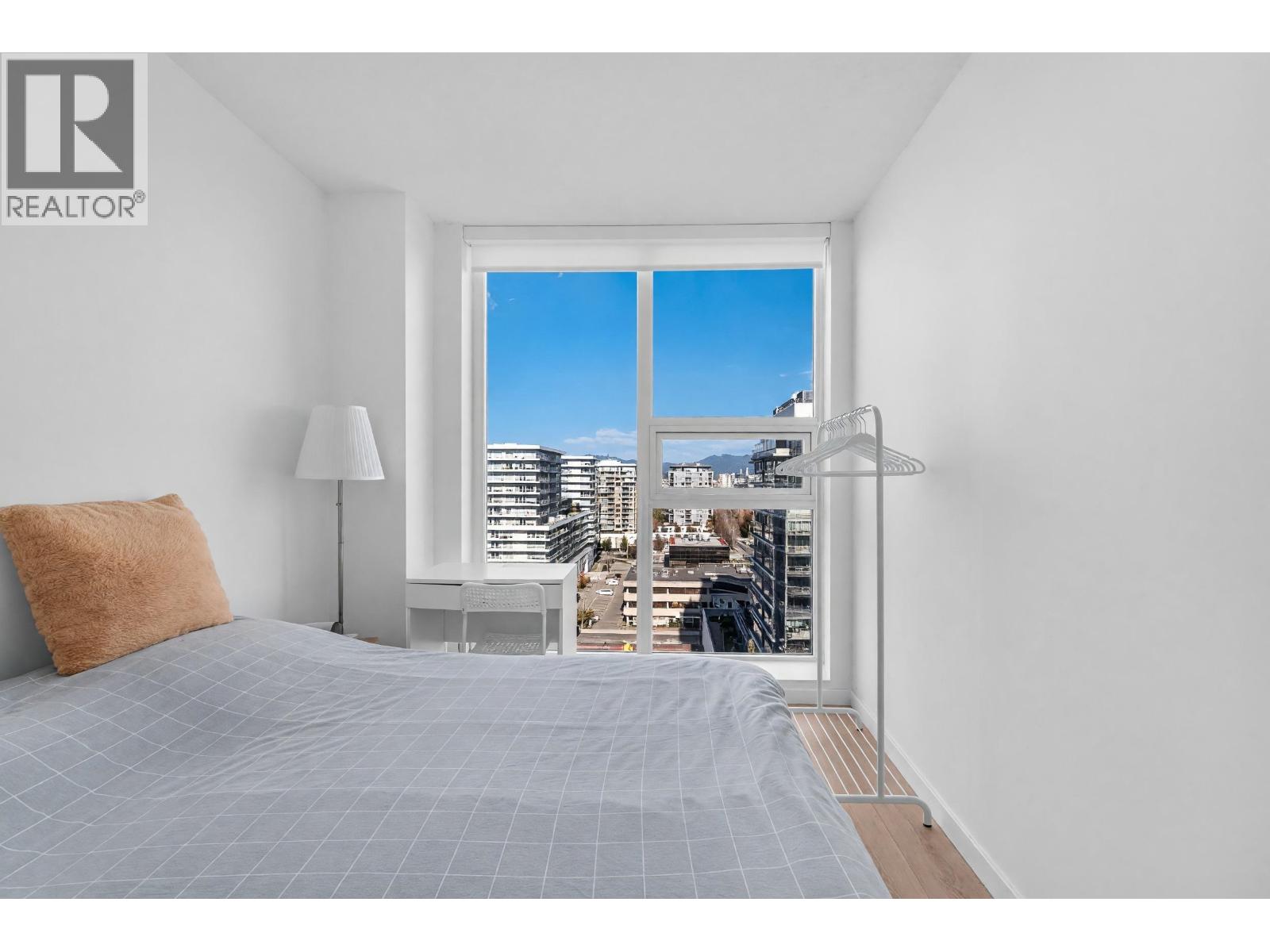1304 6633 BUSWELL STREET
