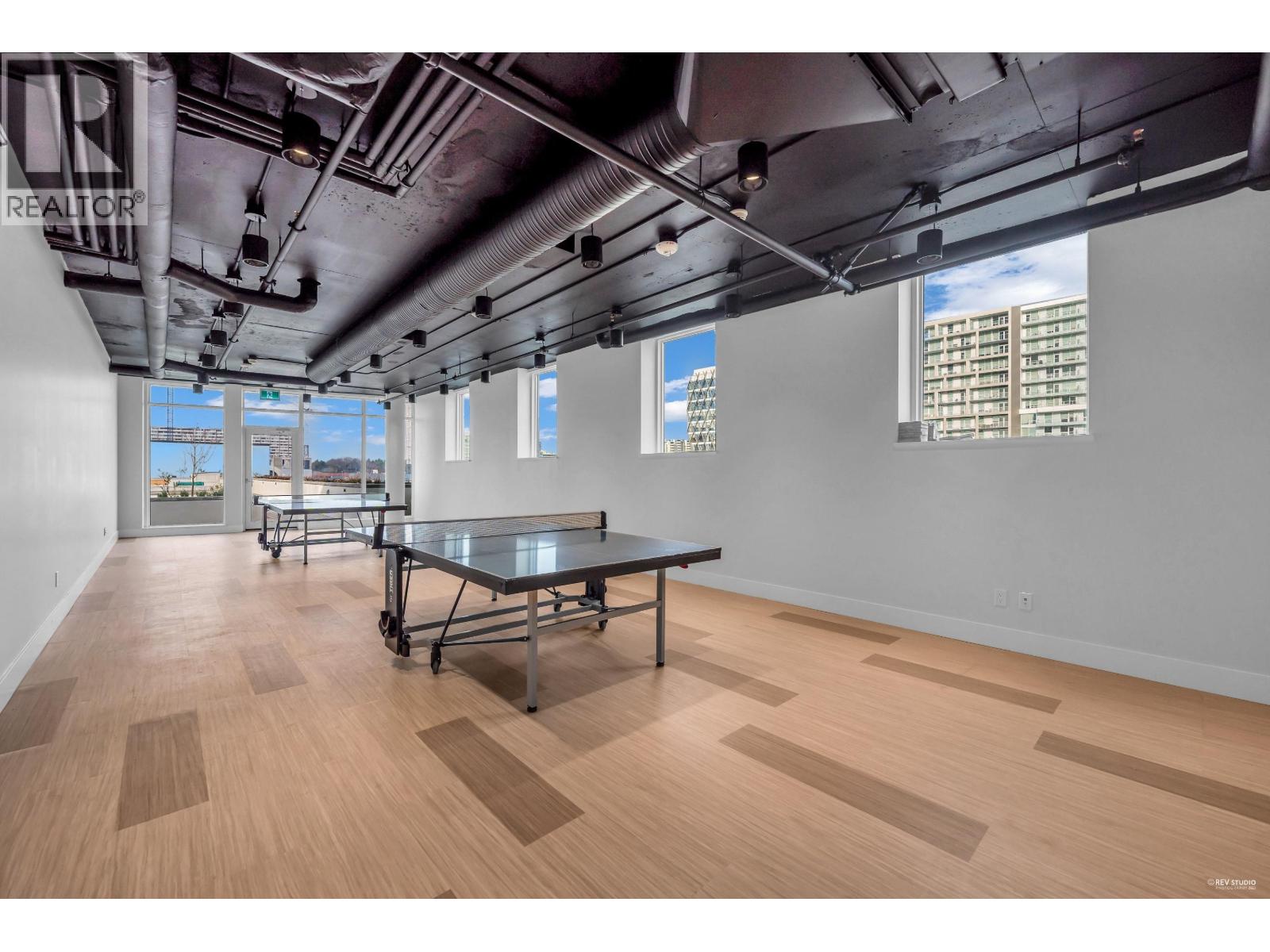 1304 6633 BUSWELL STREET
