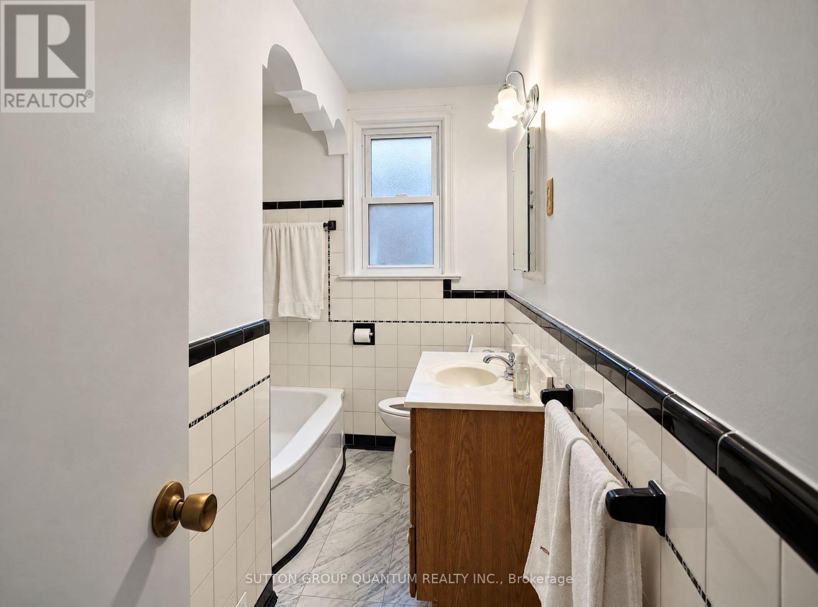 74 Cannon Road, Toronto, Ontario  M8Y 1S1 - Photo 28 - W13879430