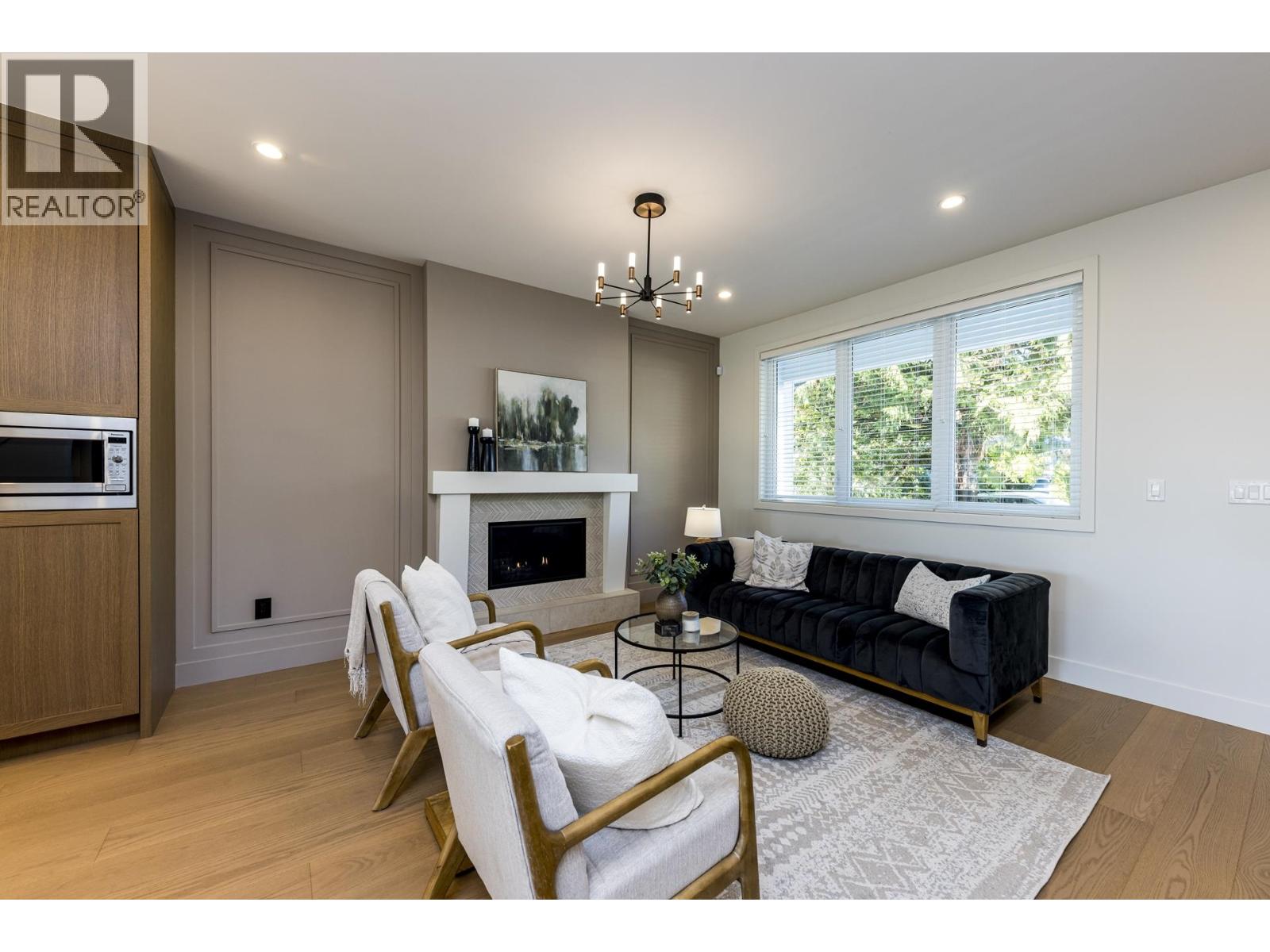 357 E 22nd Street, North Vancouver, British Columbia  V7L 3C8 - Photo 6 - R3177205
