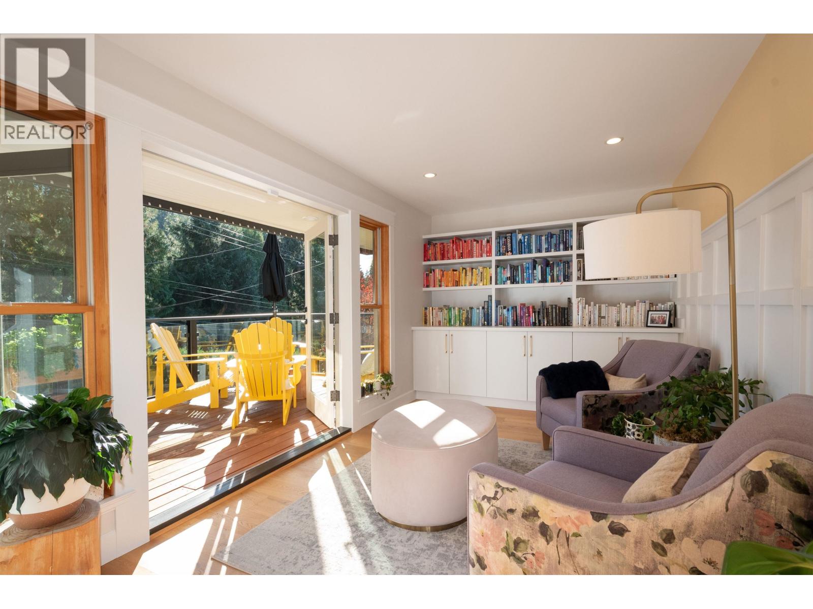 4592 Cove Cliff Road, North Vancouver, British Columbia  V7G 1H6 - Photo 11 - R3177215