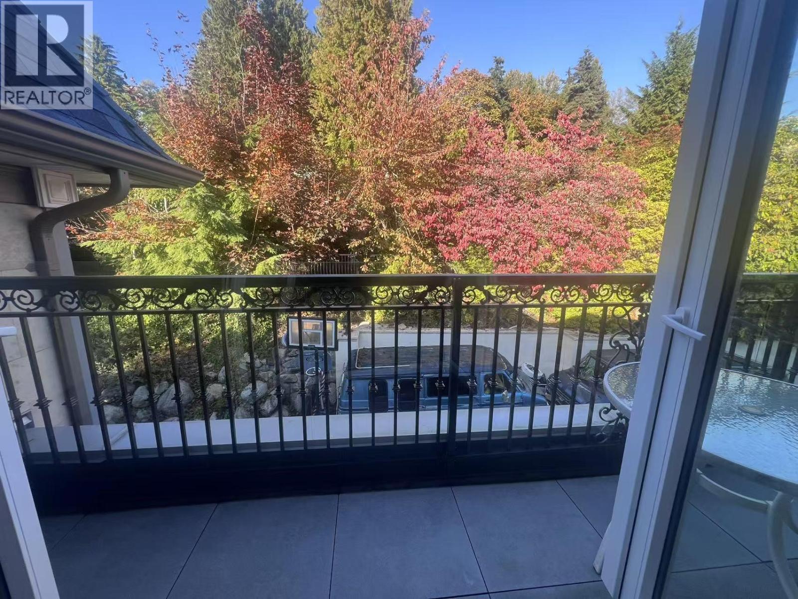 Upstairs 1310 TYROL ROAD, west vancouver, British Columbia