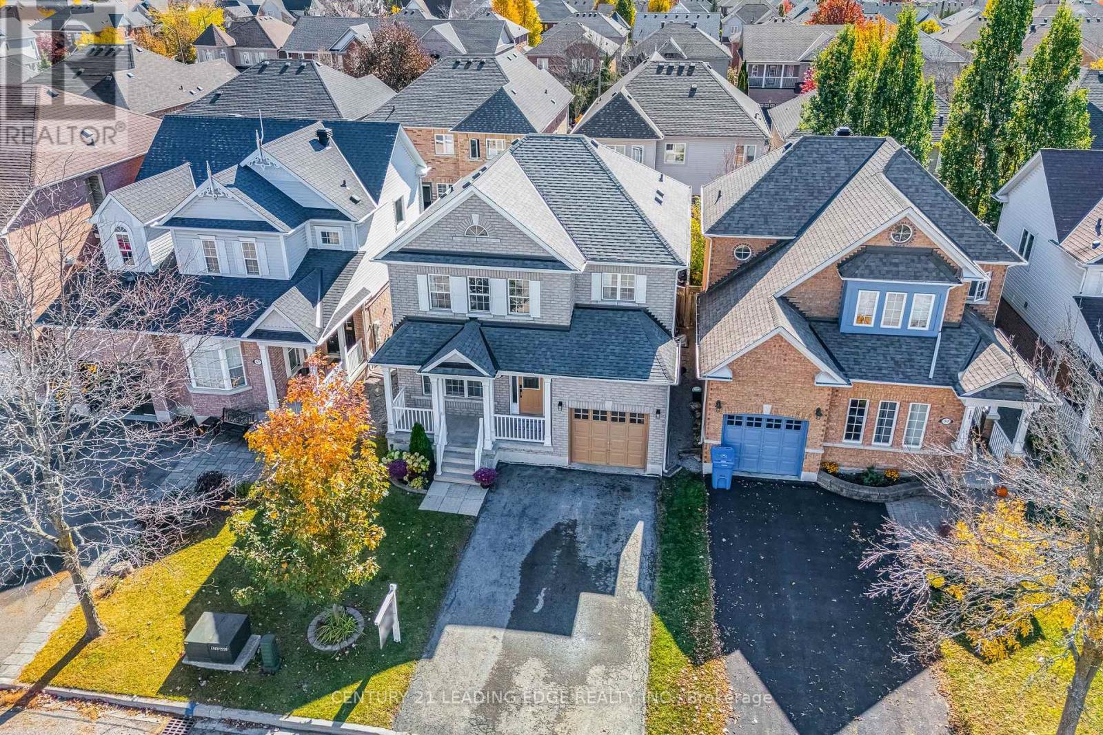 63 Billingham Heights, Aurora, Ontario  L4G 7Y1 - Photo 2 - N14100312