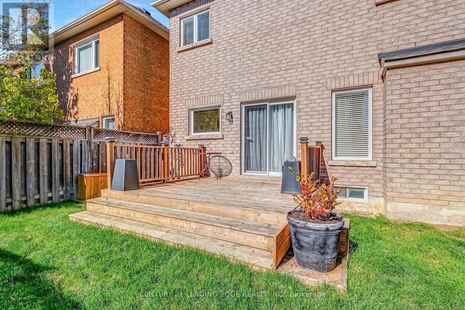 63 Billingham Heights, Aurora, Ontario  L4G 7Y1 - Photo 30 - N14100312