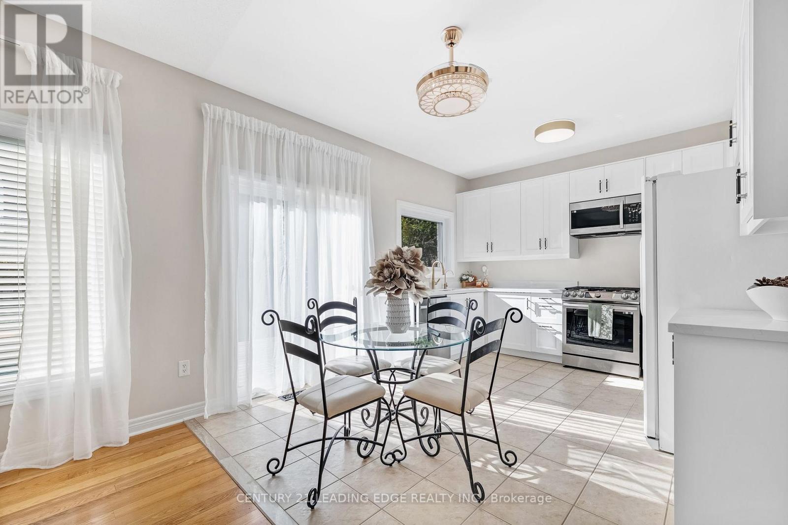 63 Billingham Heights, Aurora, Ontario  L4G 7Y1 - Photo 4 - N14100312