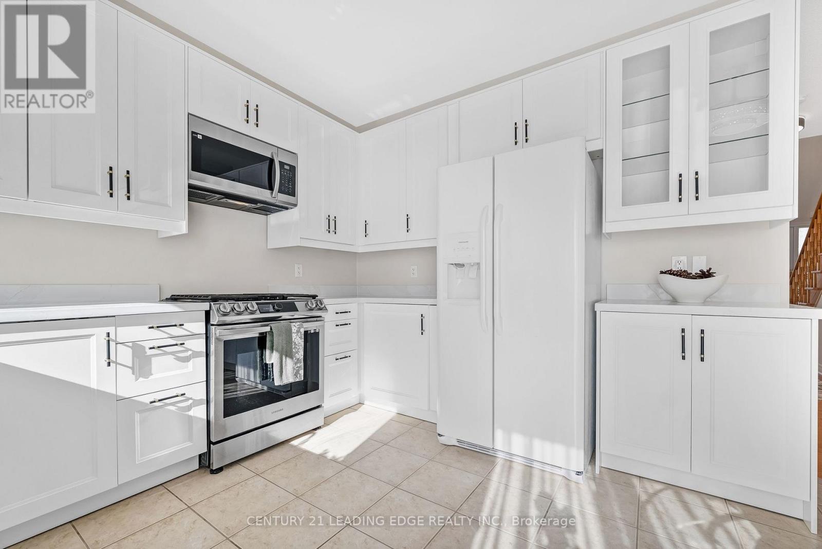 63 Billingham Heights, Aurora, Ontario  L4G 7Y1 - Photo 6 - N14100312