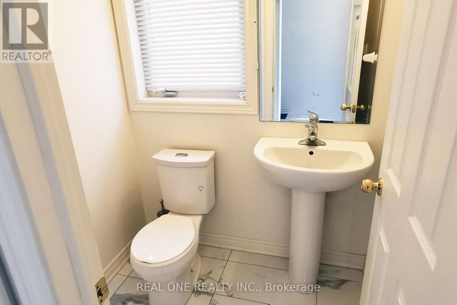 51 Kavanagh Avenue, East Gwillimbury (Sharon), Ontario  L9N 0P5 - Photo 11 - N14100334