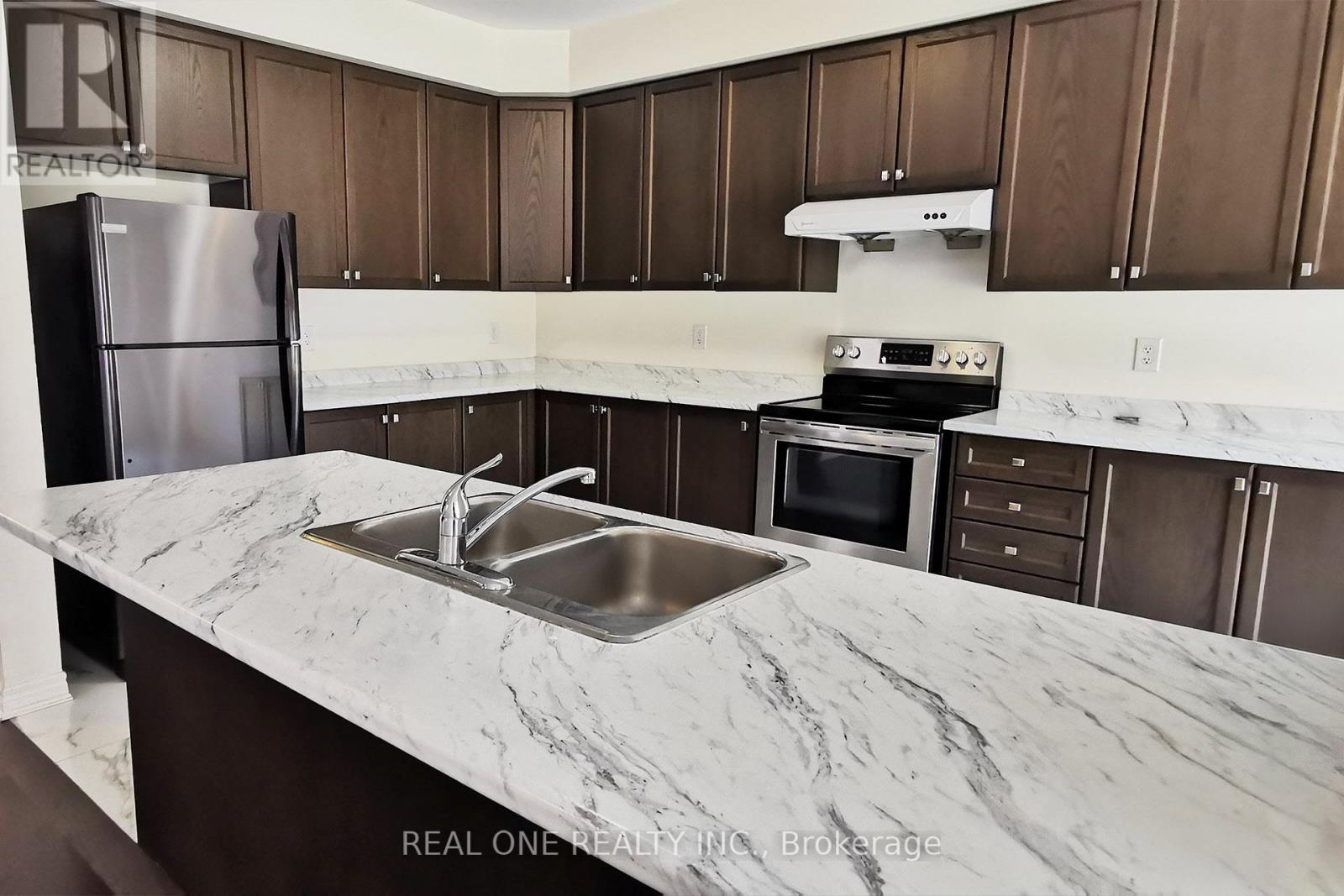 51 Kavanagh Avenue, East Gwillimbury (Sharon), Ontario  L9N 0P5 - Photo 14 - N14100334