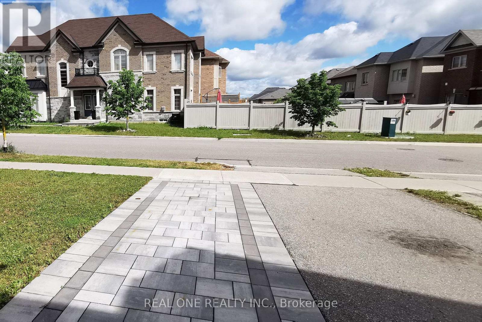 51 Kavanagh Avenue, East Gwillimbury (Sharon), Ontario  L9N 0P5 - Photo 5 - N14100334