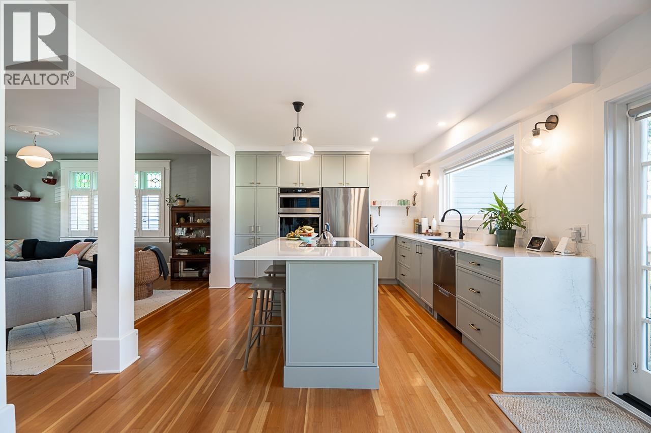 416 W 6th Street, North Vancouver, British Columbia  V7M 1K9 - Photo 9 - R3174028