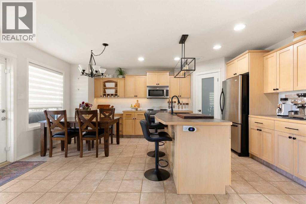 54 Vista Close SE