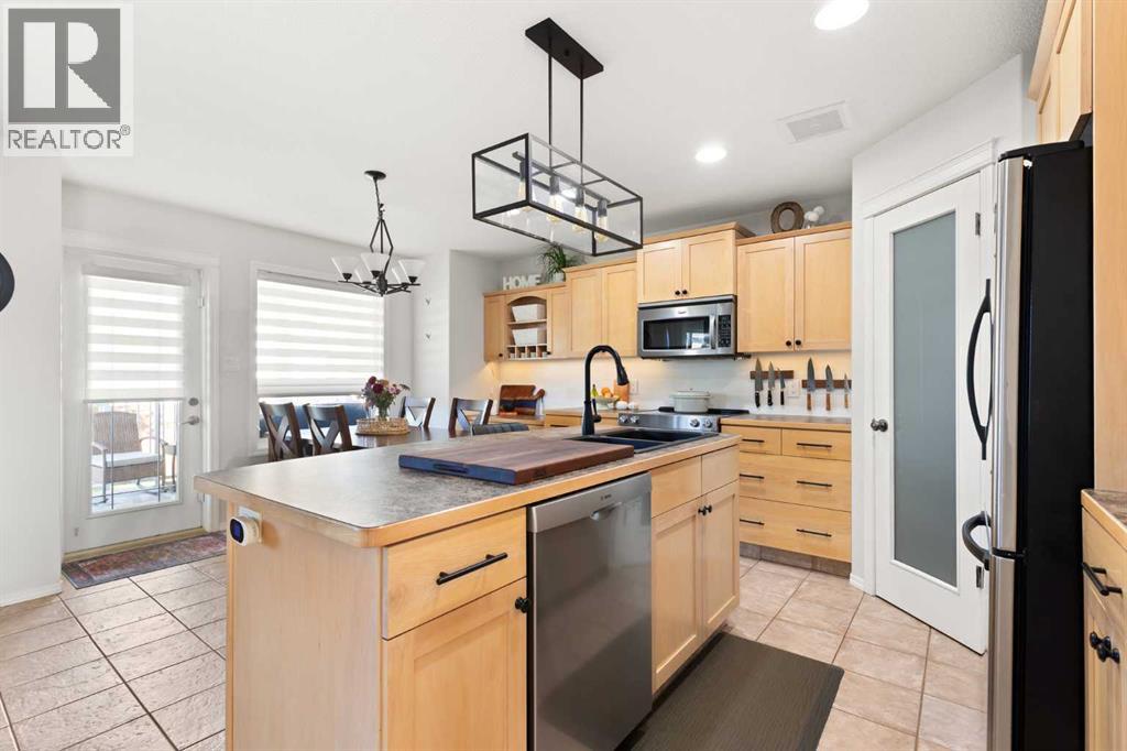 54 Vista Close SE