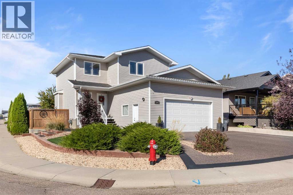 54 Vista Close SE