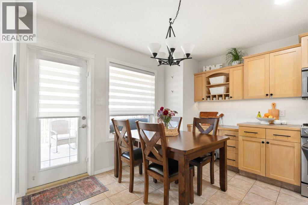 54 Vista Close SE