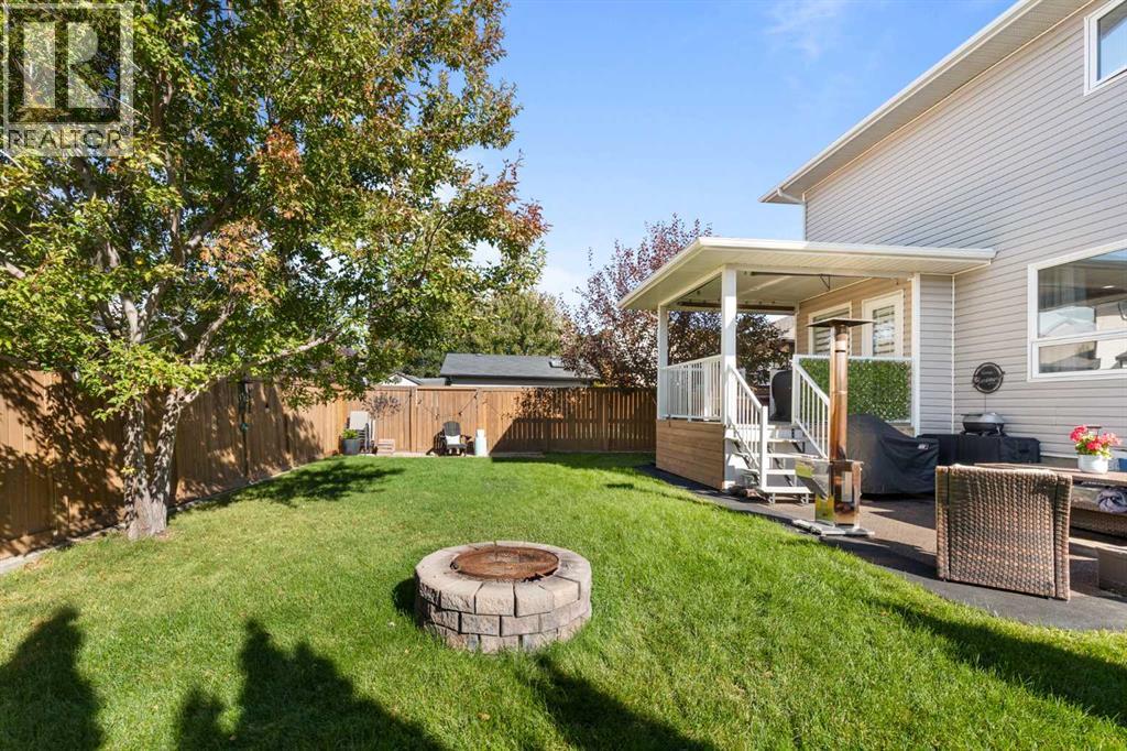 54 Vista Close SE