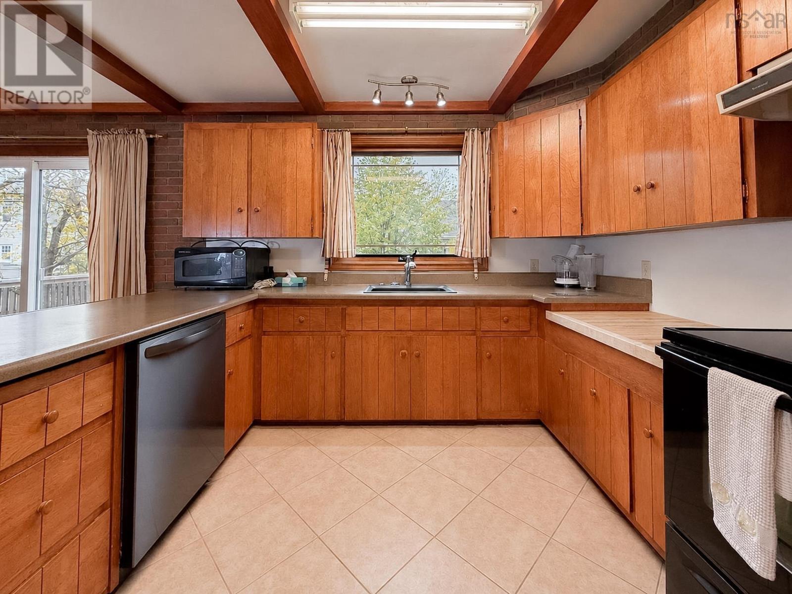 15 Lynnbrook Drive, Westmount, Nova Scotia  B1R 1R2 - Photo 14 - 202626259