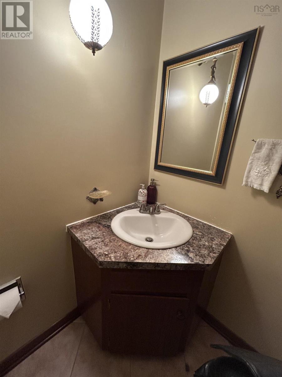 15 Lynnbrook Drive, Westmount, Nova Scotia  B1R 1R2 - Photo 21 - 202626259