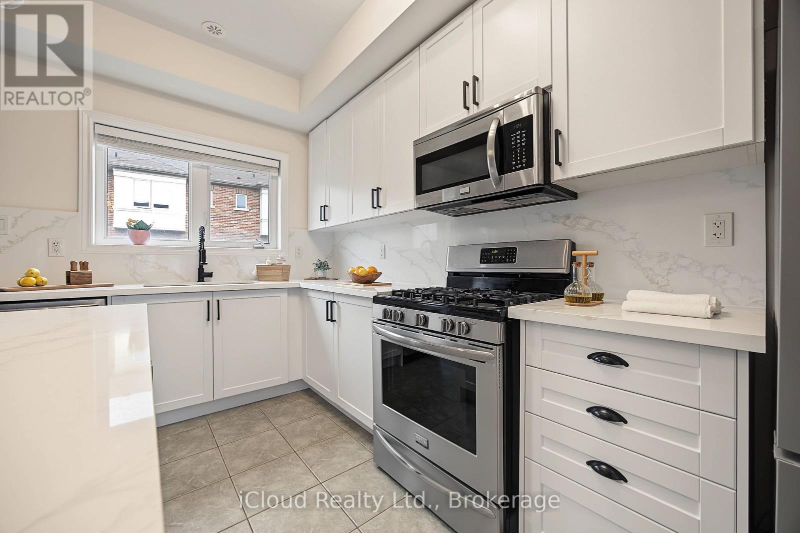 49 Aspen Hills Road, Brampton, Ontario  L6Y 0H7 - Photo 13 - W14095806