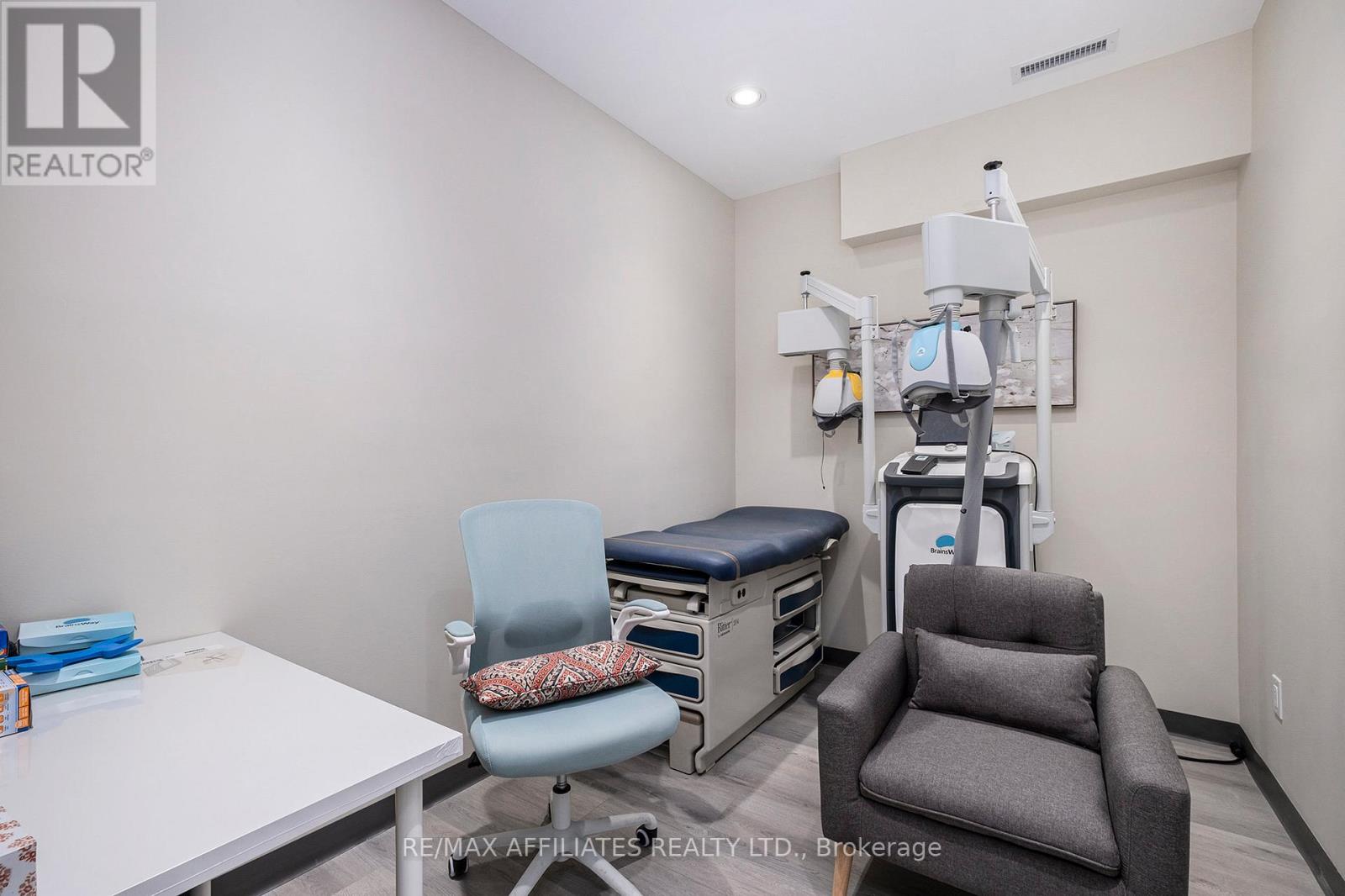 103 & 104 - 2500 St Laurent Boulevard, Ottawa, Ontario  K1H 1B1 - Photo 10 - X14100402
