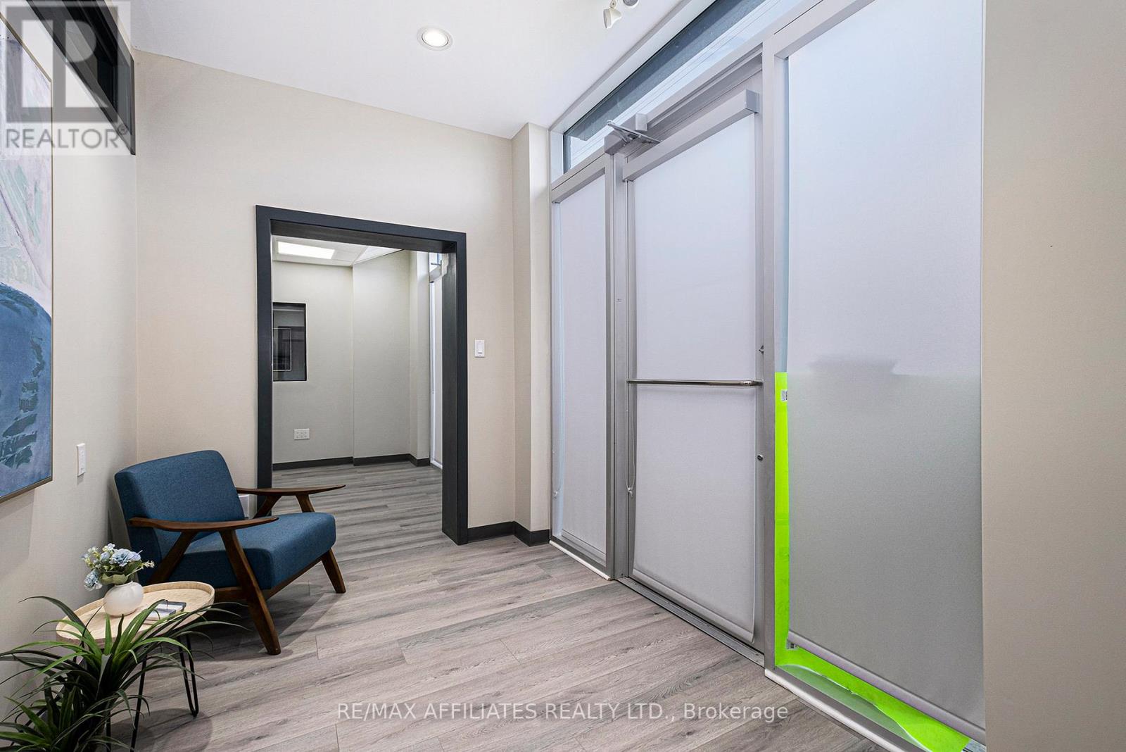 103 & 104 - 2500 St Laurent Boulevard, Ottawa, Ontario  K1H 1B1 - Photo 8 - X14100402