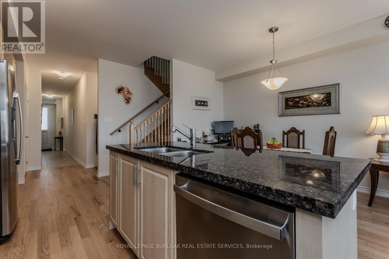 1402 Almonte Drive, Burlington, Ontario  L7P 0V8 - Photo 19 - W14096072